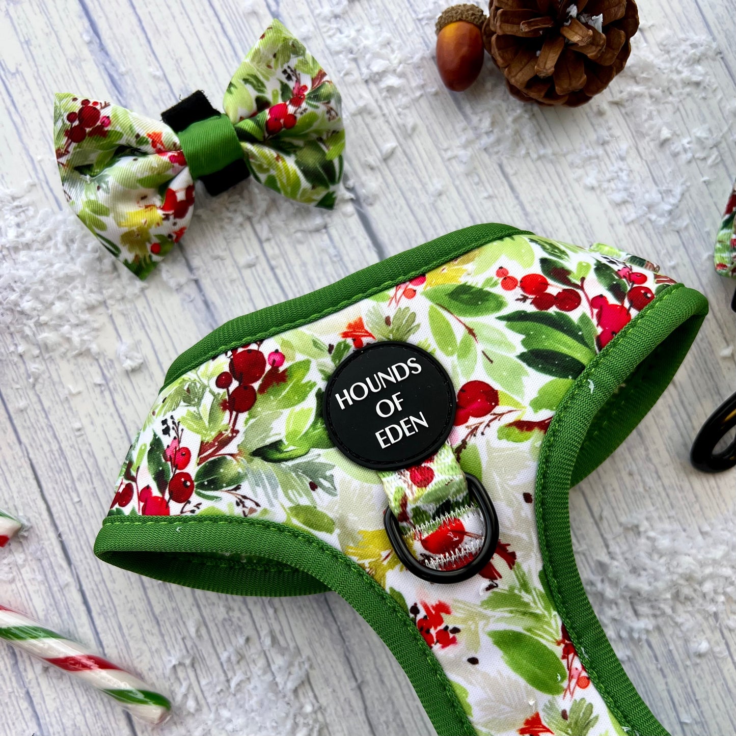 Winter Spruce & Berries Design Poop Bag Holder - The Bark Market
