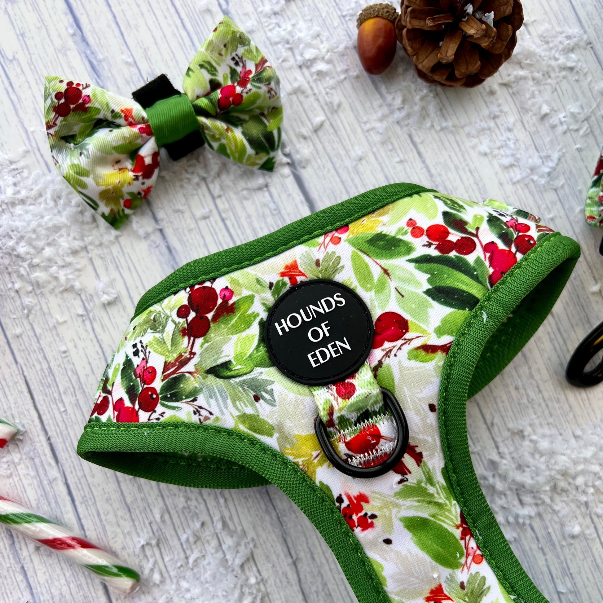 Winter Spruce & Berries Design Poop Bag Holder - The Bark Market