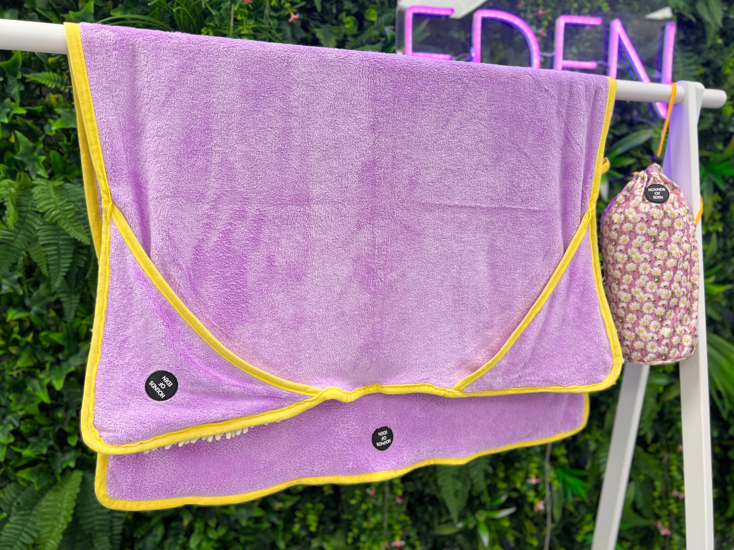 Daisy Dreams - Dog Towel + Carry Bag - The Bark Market
