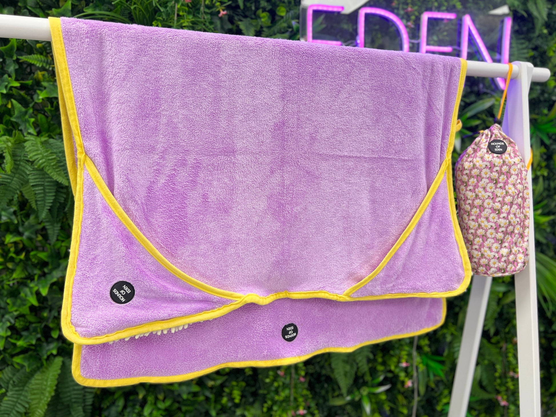 Daisy Dreams - Dog Towel + Carry Bag - The Bark Market