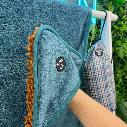 Tealing Smart - Dog Towel + Carry Bag - The Bark Market